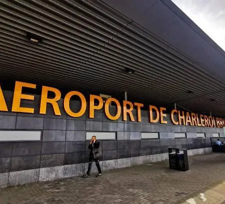 Station 173 A Bruxelles-Charleroi-Airport Apartment Exterior photo